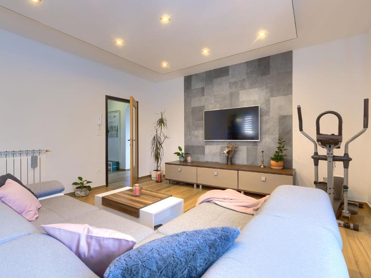 PUY Holiday Home House Eric&Paolo By Interhome מראה חיצוני תמונה