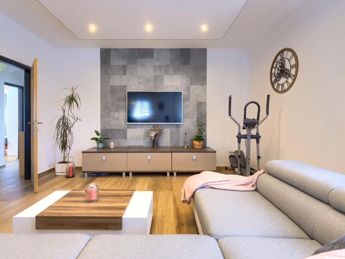PUY Holiday Home House Eric&Paolo By Interhome מראה חיצוני תמונה