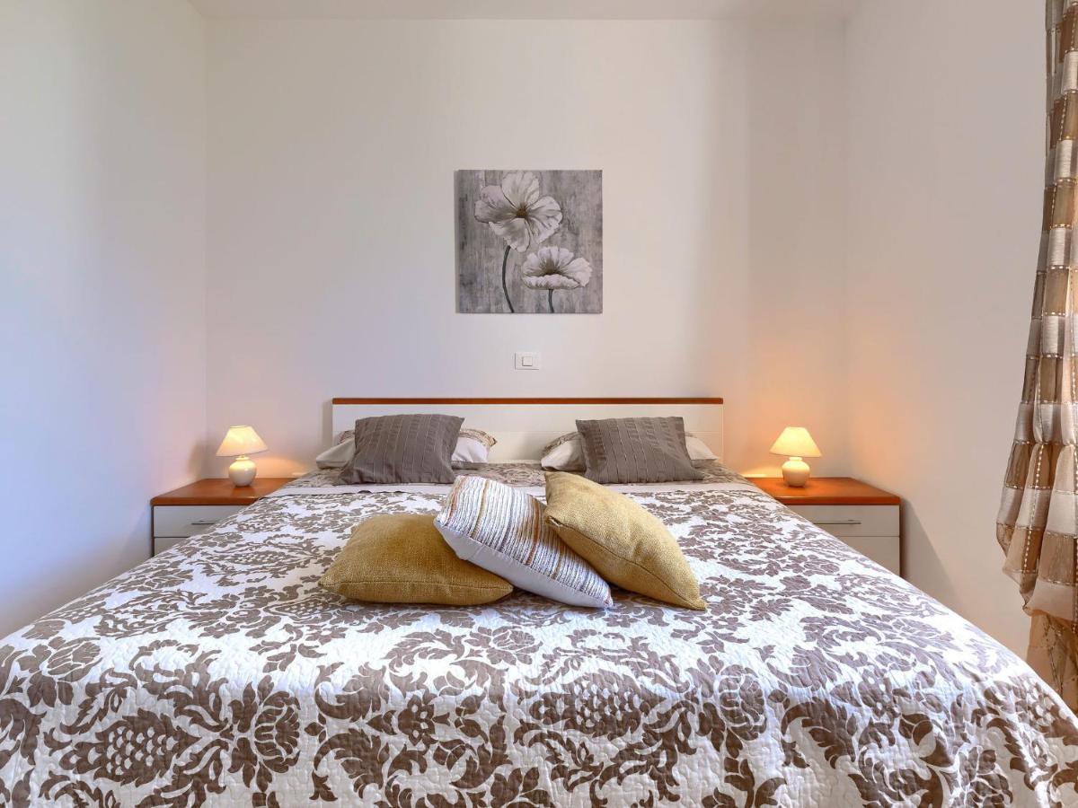 PUY Holiday Home House Eric&Paolo By Interhome מראה חיצוני תמונה